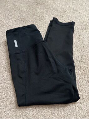 Zella High Waisted Capri Leggings